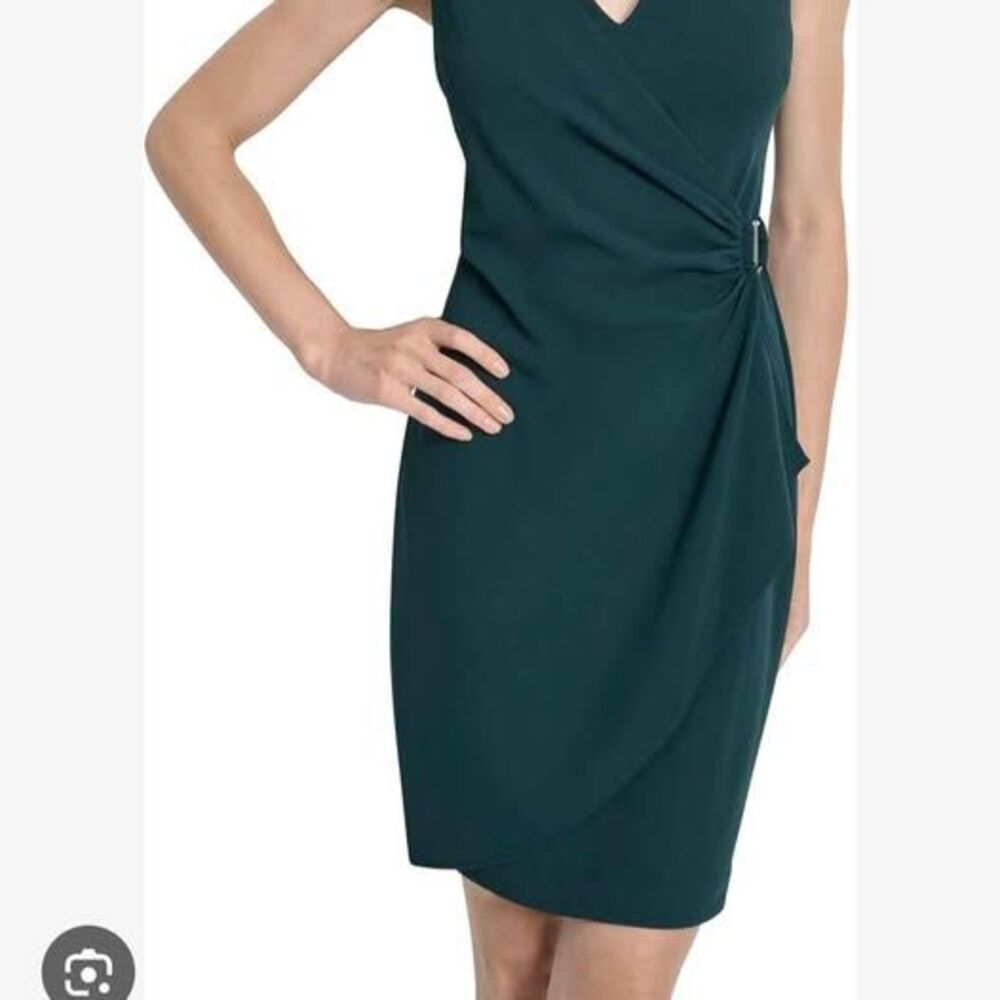 DKNY Women's Sleeveless V-Neck Ruched D Buckle Dress